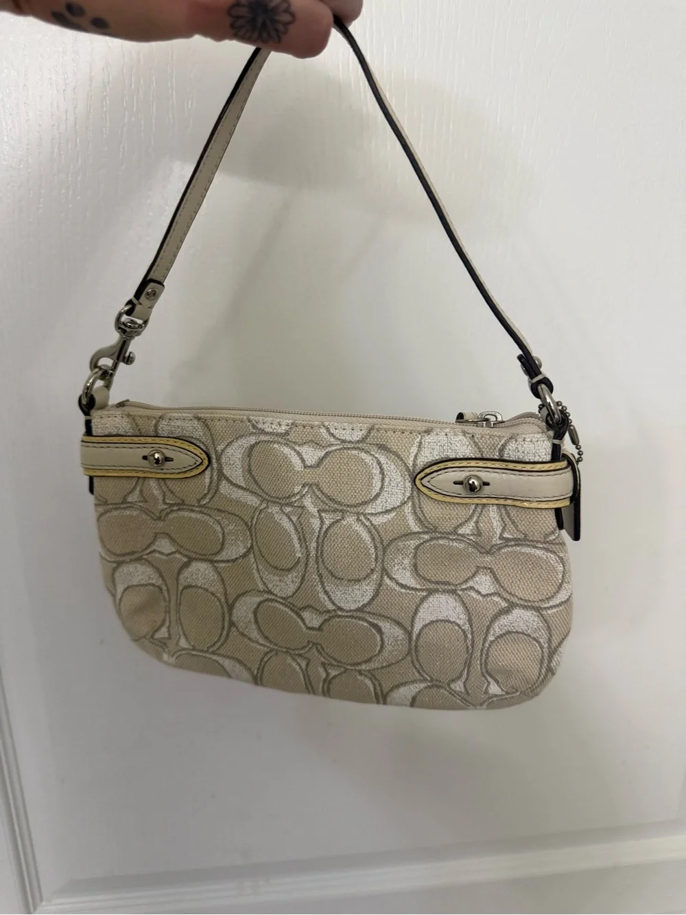 Vintage Y2K Coach Beige Signature Canvas Shoulder Bag with Leather Stripe